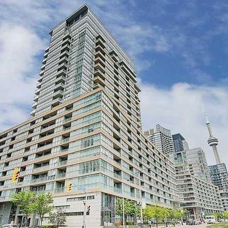 Three-Bedroom Condo With Free Parking Nearby Cn Tower With Lake View Toronto Dış mekan fotoğraf