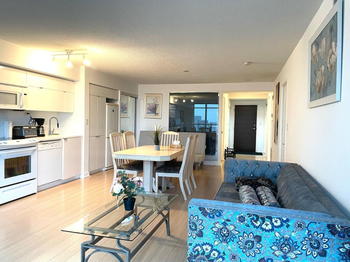 Three-Bedroom Condo With Free Parking Nearby Cn Tower With Lake View Toronto Dış mekan fotoğraf