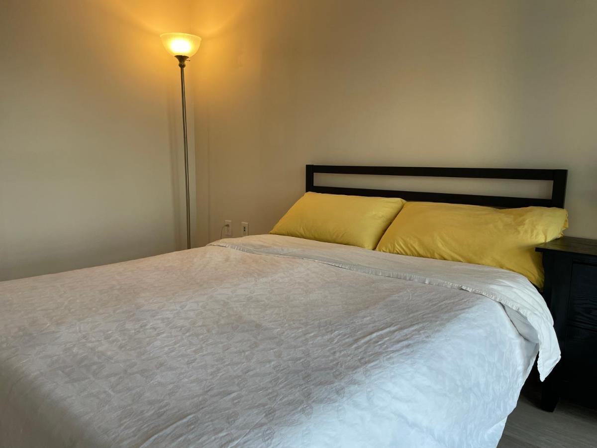 Three-Bedroom Condo With Free Parking Nearby Cn Tower With Lake View Toronto Dış mekan fotoğraf