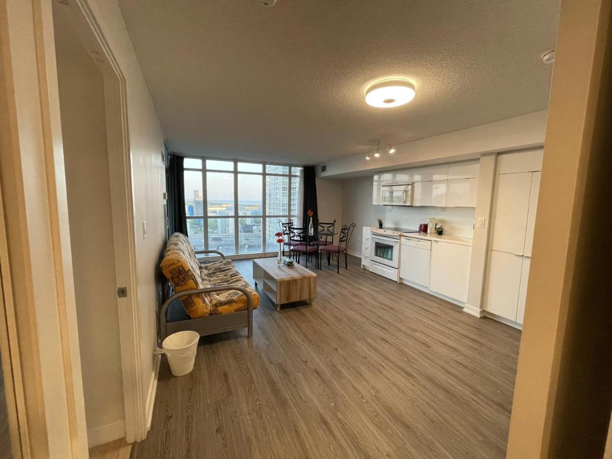 Three-Bedroom Condo With Free Parking Nearby Cn Tower With Lake View Toronto Dış mekan fotoğraf